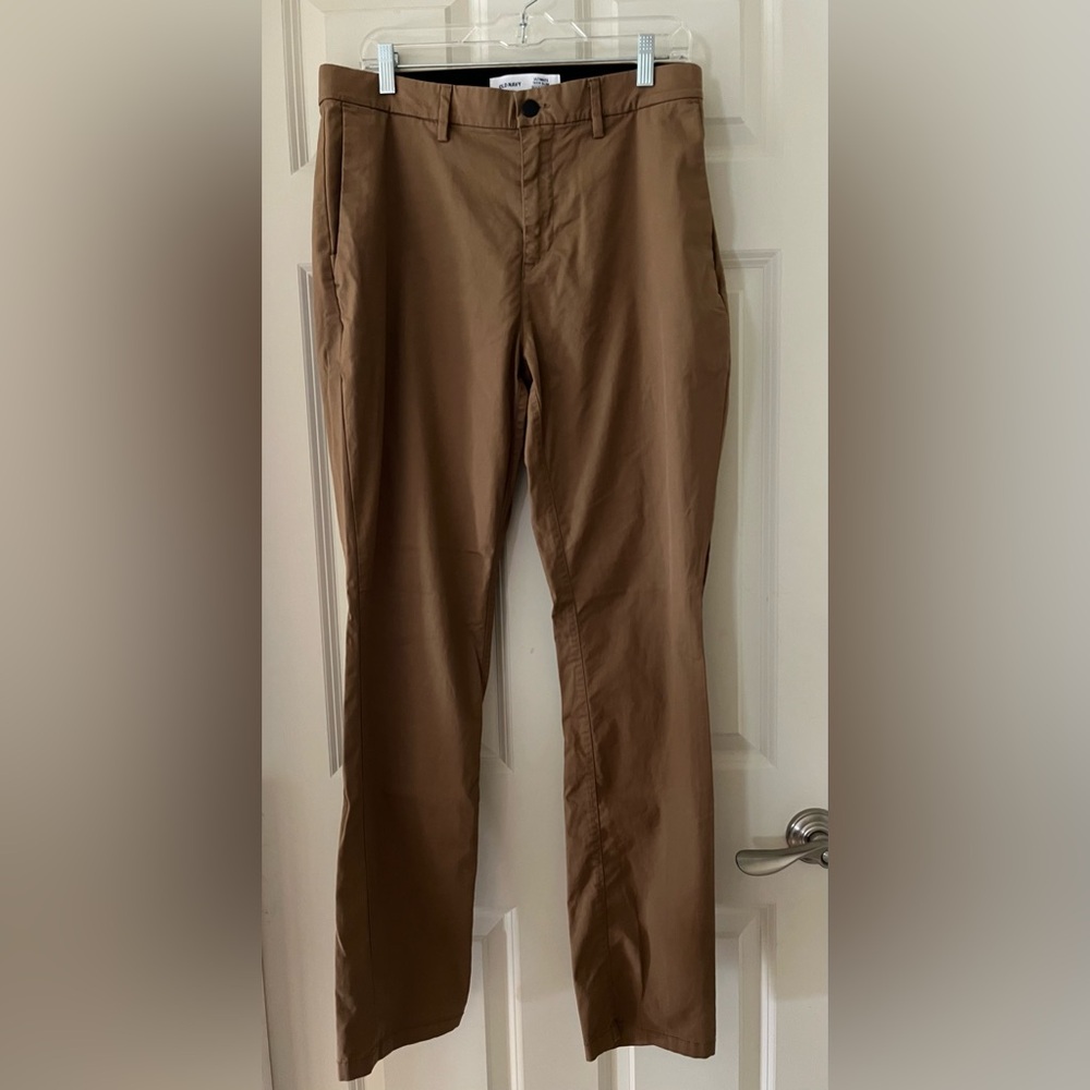 Men’s Old Navy Athletic Ultimate Tech Built-In Flex Chino Pants Brown 34x34